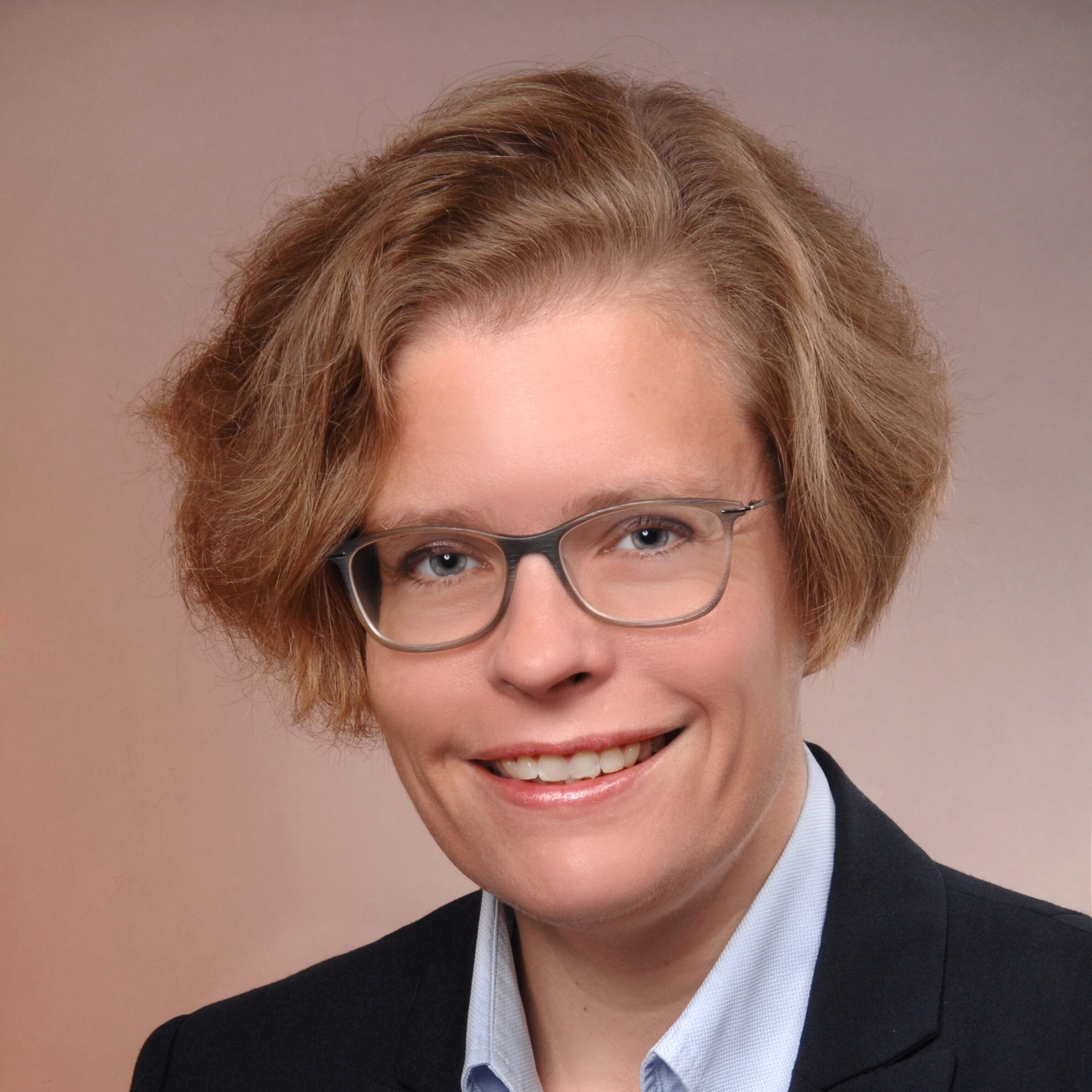 Portrait Prof. Dr. Angela Ganter